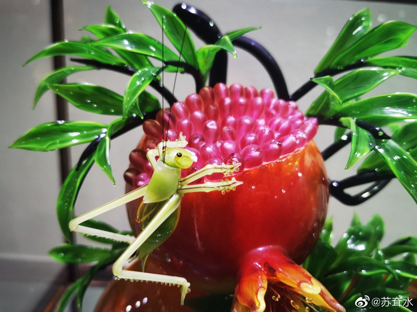 这个博山的琉璃石榴 每个人做的还真不 一样