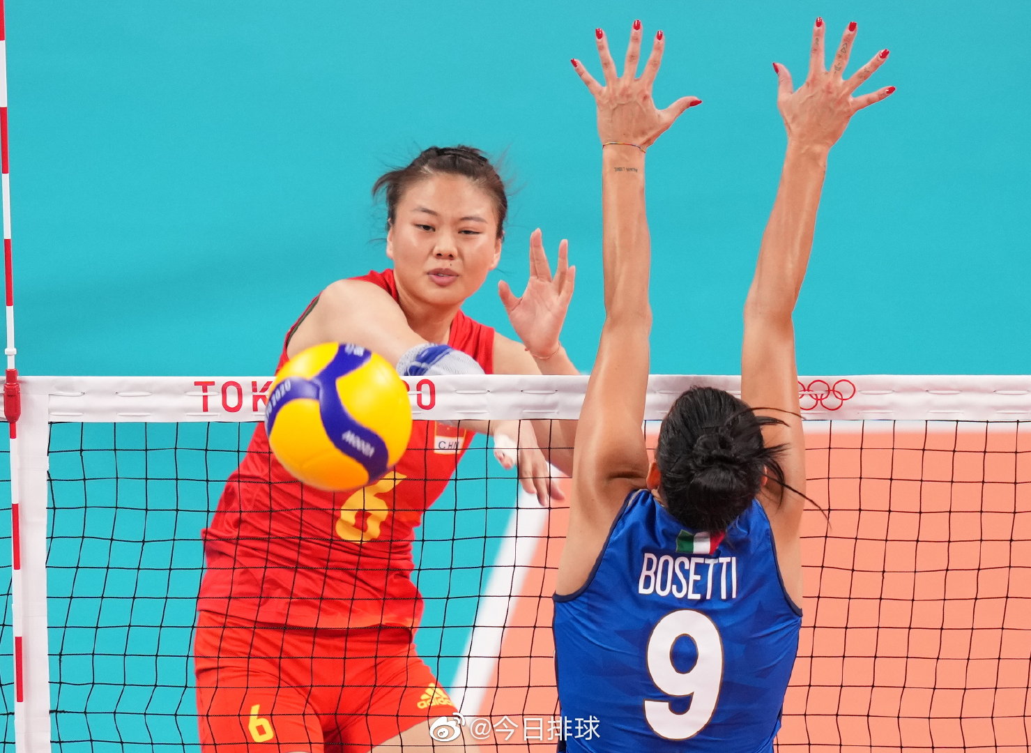 1 / 9 7月31日,在东京奥运会女子排球小组赛中,中国队以3比0战胜