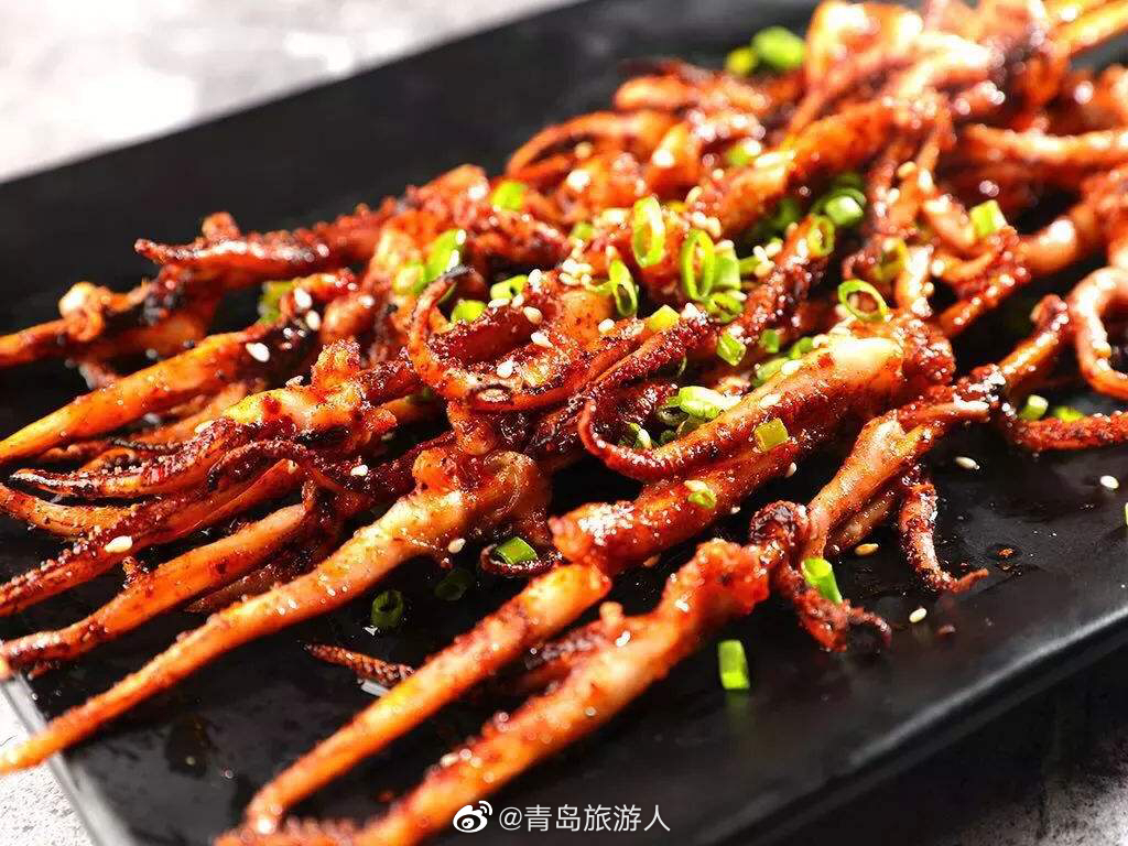 看那样子,感觉一只就能烤出很多串鱿鱼须鱿鱼板