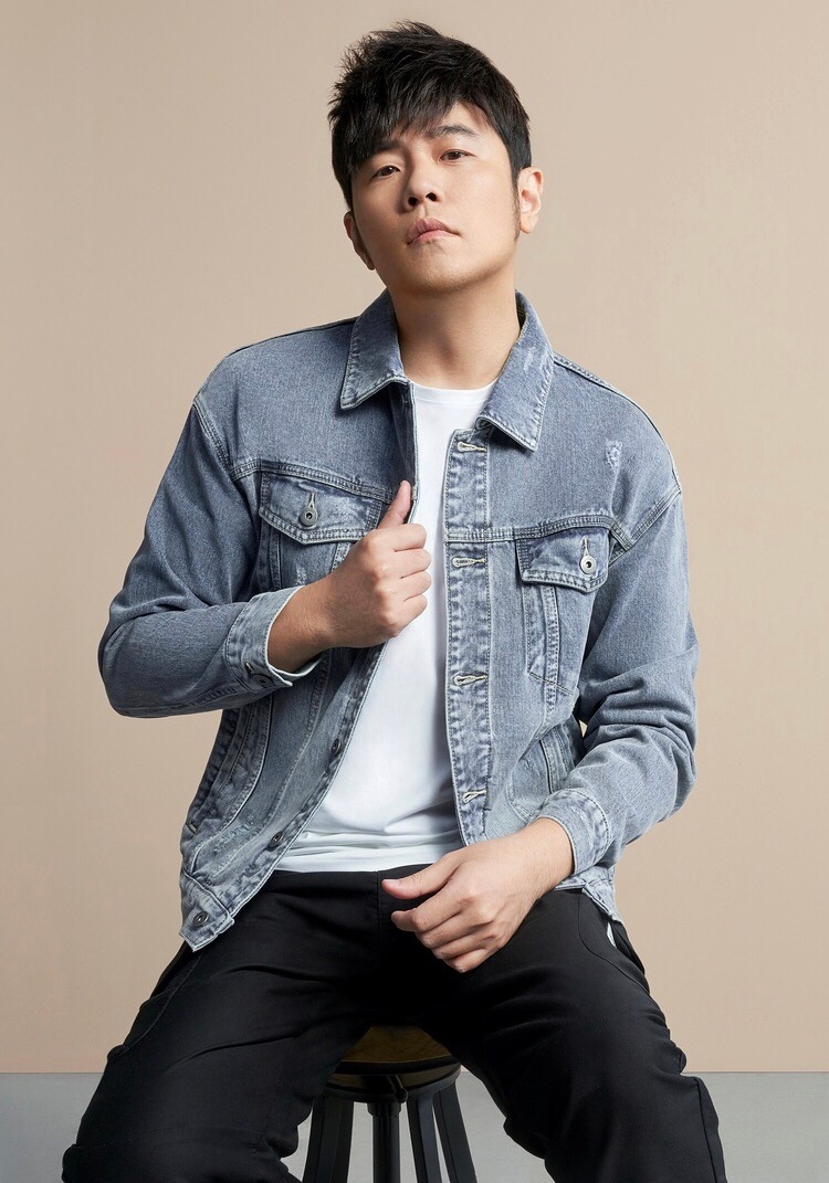 周杰伦代言最新宣传照!