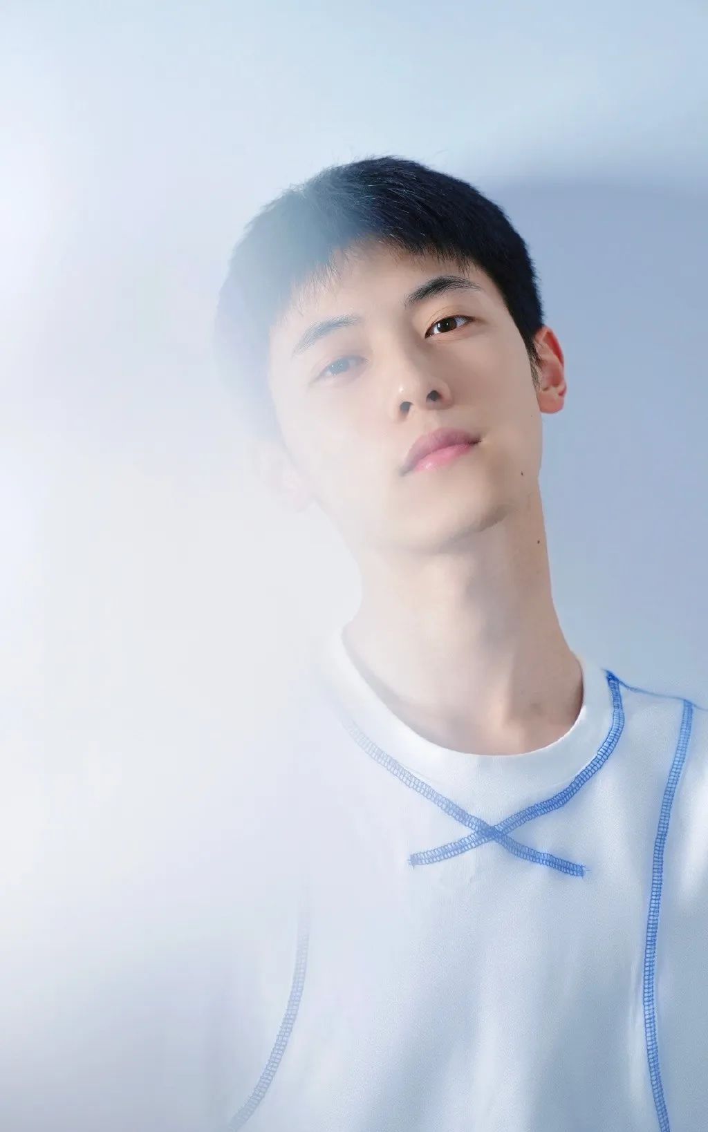白白净净的高颜值小奶狗,少年气十足的男生谁不喜欢呢?__财经头条