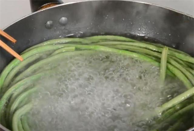 豆角还能这样吃？实在太漂亮，都不舍得下手，比炒的好吃太多休闲区蓝鸢梦想 - Www.slyday.coM