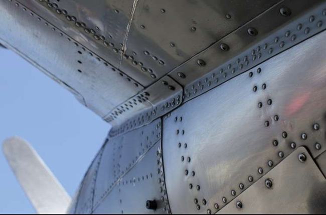 原来,飞机「皮肤」用的是它……|飞机|蒙皮|材料_新浪新闻