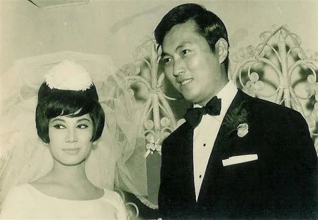 83岁凌波与85岁金汉罕露面,结婚57年恩爱如初,移民多年生活幸福