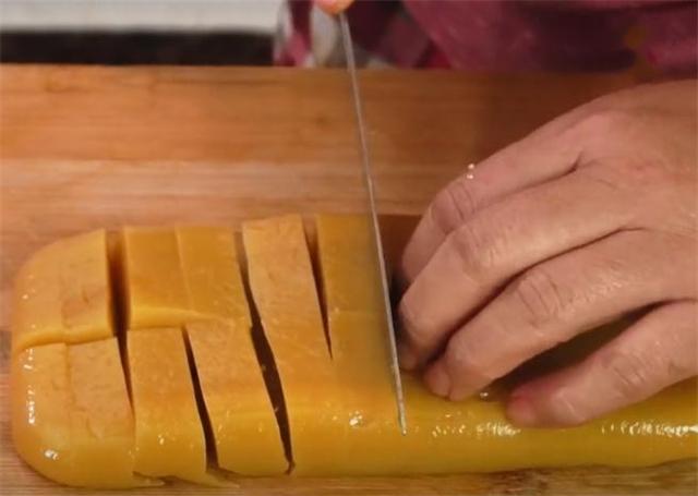 红薯新做法,不蒸不烤不烙饼,香甜可口,孩子一口一块,直说好吃休闲区蓝鸢梦想 - Www.slyday.coM 红薯新做法,不蒸不烤不烙饼,香甜可口,孩子一口一块,直说好吃休闲区蓝鸢梦想 - Www.slyday.coM