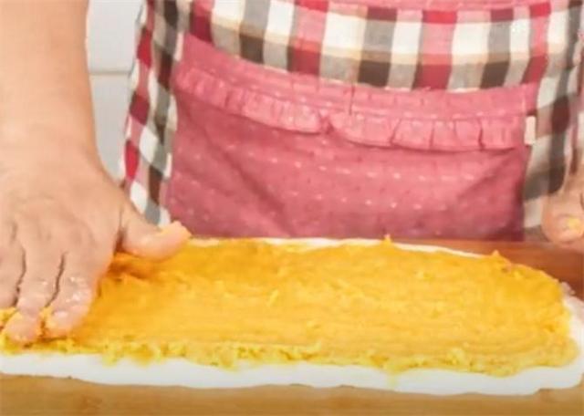 红薯新吃法,卷一卷,蒸一蒸,没想到居然这么好吃,比吃肉都过瘾休闲区蓝鸢梦想 - Www.slyday.coM 红薯新吃法,卷一卷,蒸一蒸,没想到居然这么好吃,比吃肉都过瘾休闲区蓝鸢梦想 - Www.slyday.coM