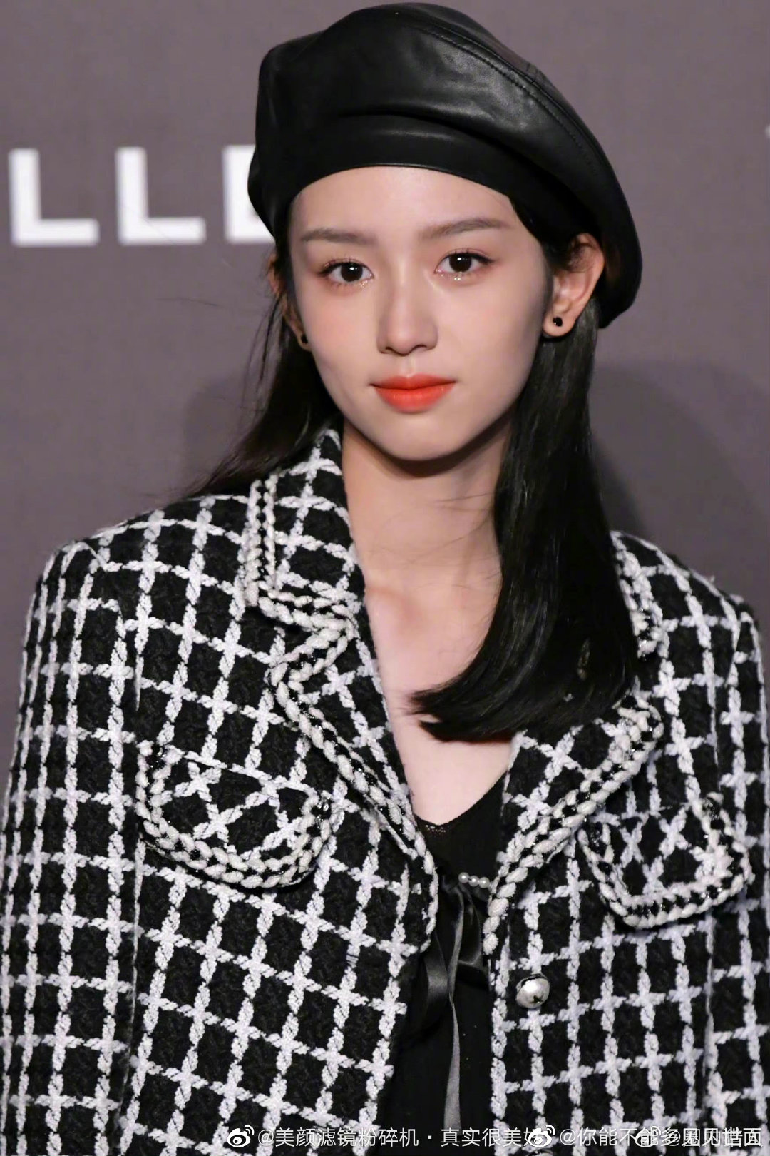 周也怼脸生图,高清摄像机下的也子依旧好美__财经头条