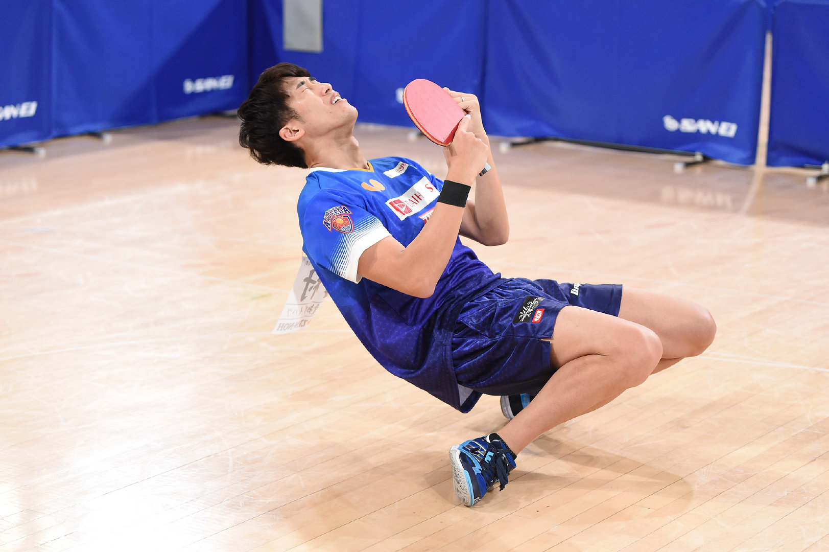 男单1/8决赛,张本智和2-4吉村真晴……_高清图集_新浪网