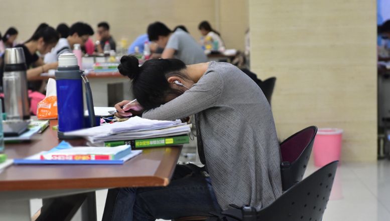 考研究生反而不好找工作,日本人这点很认真,大家觉得应该学吗?休闲区蓝鸢梦想 - Www.slyday.coM 考研究生反而不好找工作,日本人这点很认真,大家觉得应该学吗?休闲区蓝鸢梦想 - Www.slyday.coM