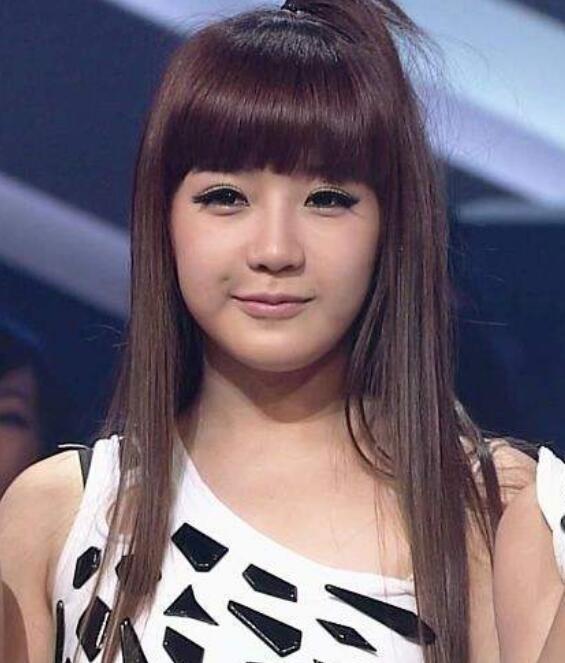 前韩国顶级女团成员朴春近照发福僵硬,36年来她一共换了十几次脸