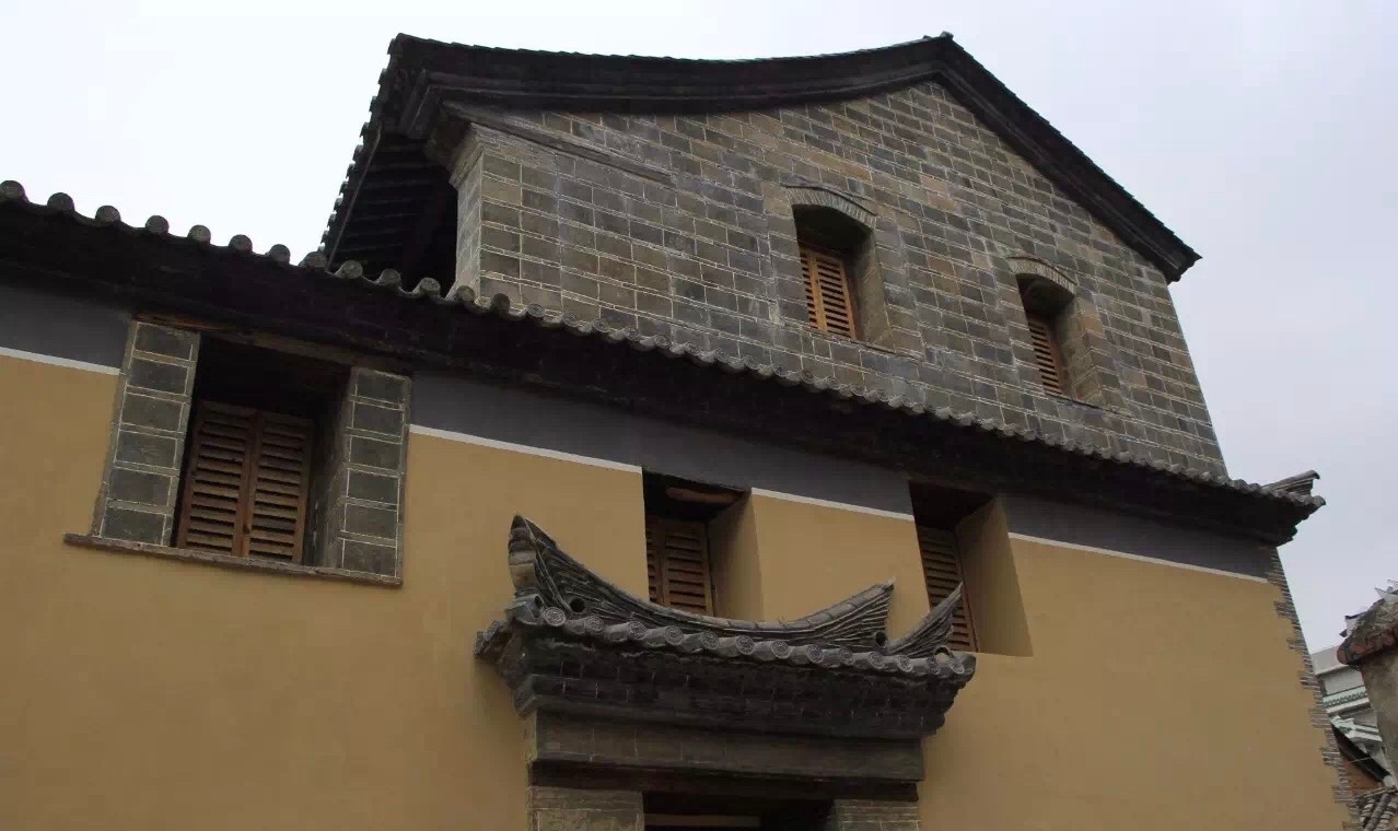 云南的特色民居一颗印在山区平坝城镇村寨都能修建