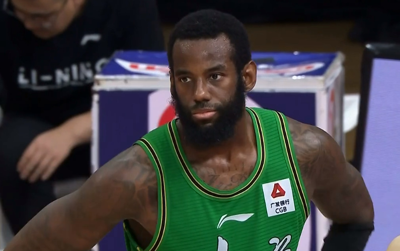 辽篮大胜四川轰7连胜,郭艾伦里程碑,桑普森被驱逐|cba|辽宁队|桑普森