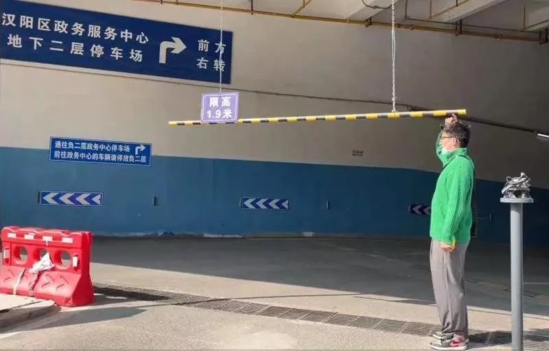 停车场限高才19米最新回应