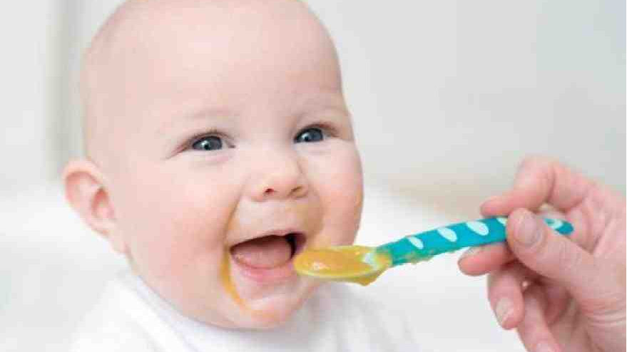宝宝一吃米粉就便秘，医生提醒：主要是两大原因，家长学会应对