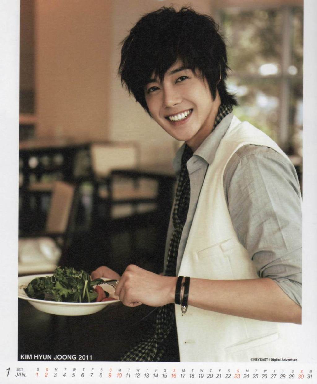 金贤重曾是红极一时的韩国男星,他出演的《花样男子》《韩版恶作剧之