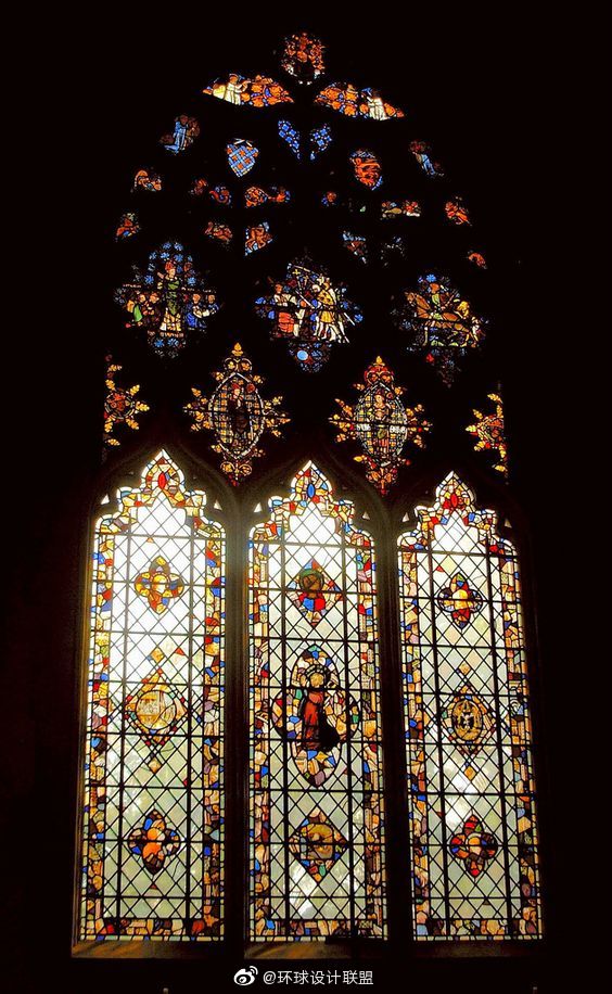 哥特式建筑丨玫瑰窗