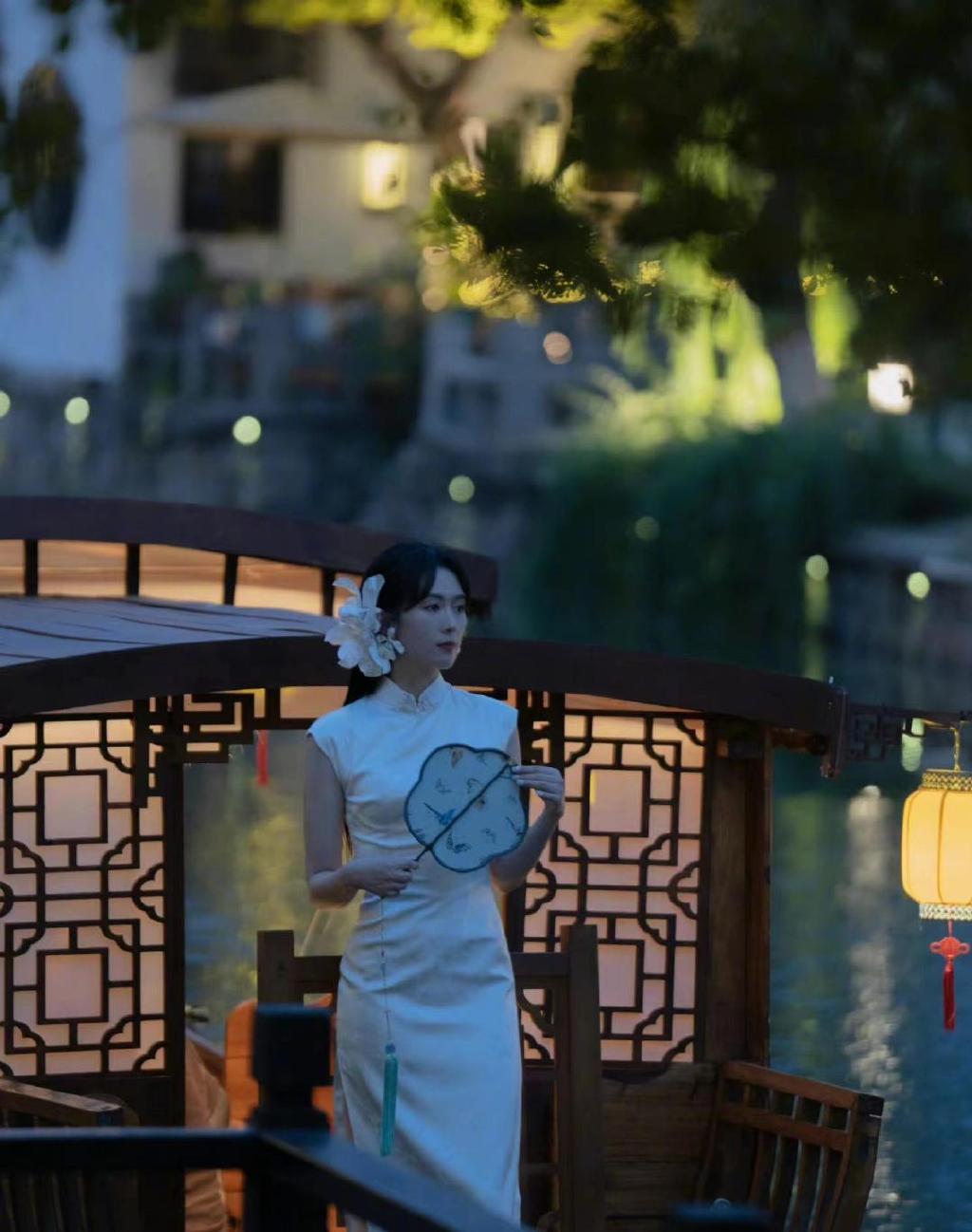 央视中秋晚会:《人世间》周家五口再聚首,王一博周冬雨变画中人休闲区蓝鸢梦想 - Www.slyday.coM 央视中秋晚会:《人世间》周家五口再聚首,王一博周冬雨变画中人休闲区蓝鸢梦想 - Www.slyday.coM