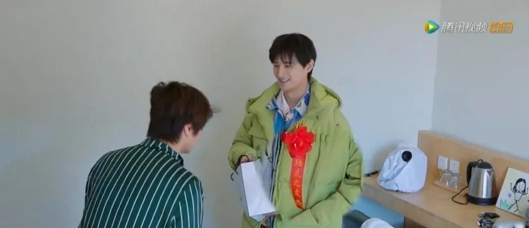 陆虎太牛了!仅凭一人之力,就让“0713再就业男团”迎来第二春休闲区蓝鸢梦想 - Www.slyday.coM 陆虎太牛了!仅凭一人之力,就让“0713再就业男团”迎来第二春休闲区蓝鸢梦想 - Www.slyday.coM