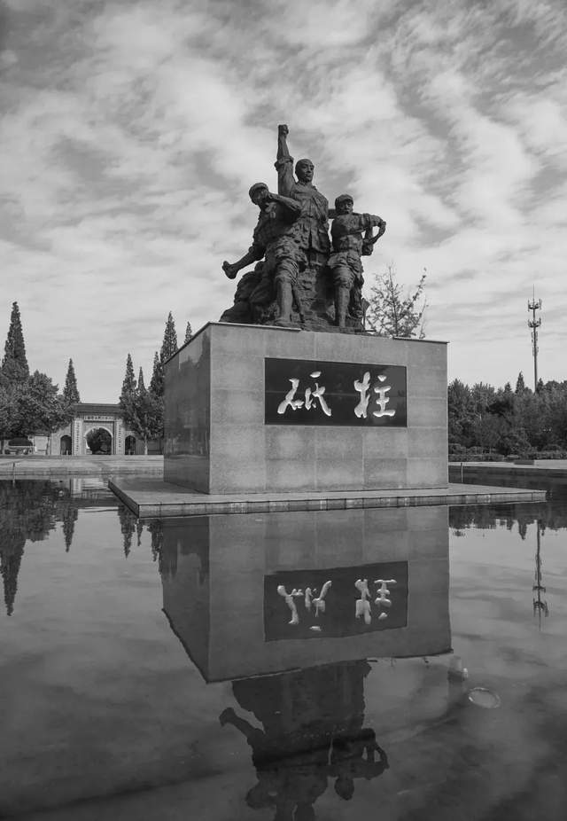 77年前的今天,铭记休闲区蓝鸢梦想 - Www.slyday.coM 77年前的今天,铭记休闲区蓝鸢梦想 - Www.slyday.coM