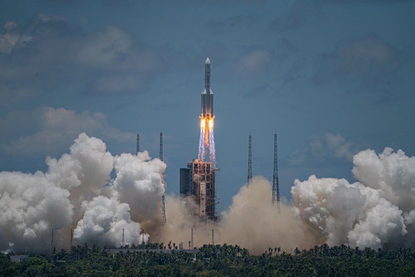 航天是中国人的千年梦想 从"东方红一号"成功发射……__财经头条