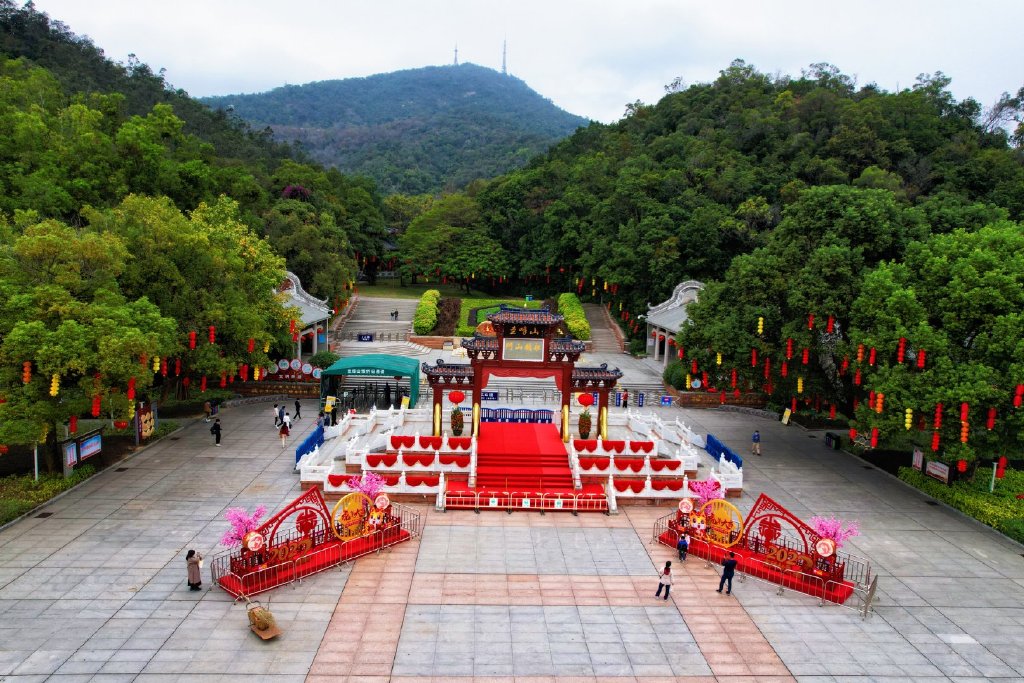 圭峰山國家森林公園是上天賦予新會人民的寶貴財富,嶺南名山之一,新會