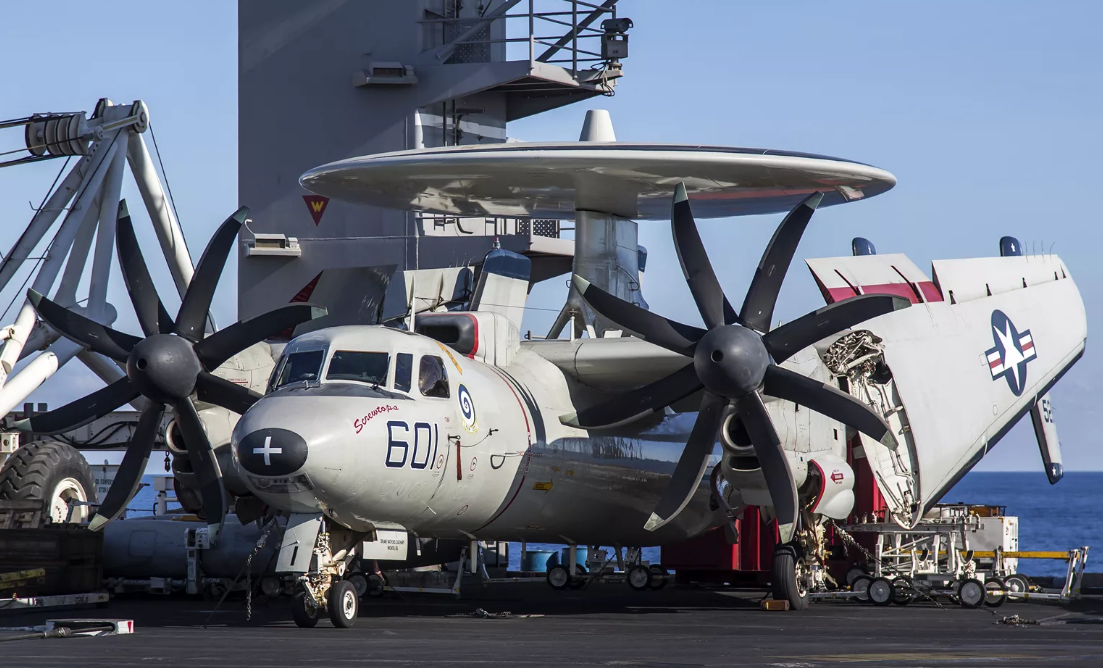 e2预警机性能极佳在美军中地位特殊俄罗斯都未装备类似机型