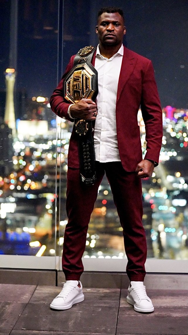 纳干诺获泰森支持,正式挑战富里约书亚,目标拳击和ufc双冠王