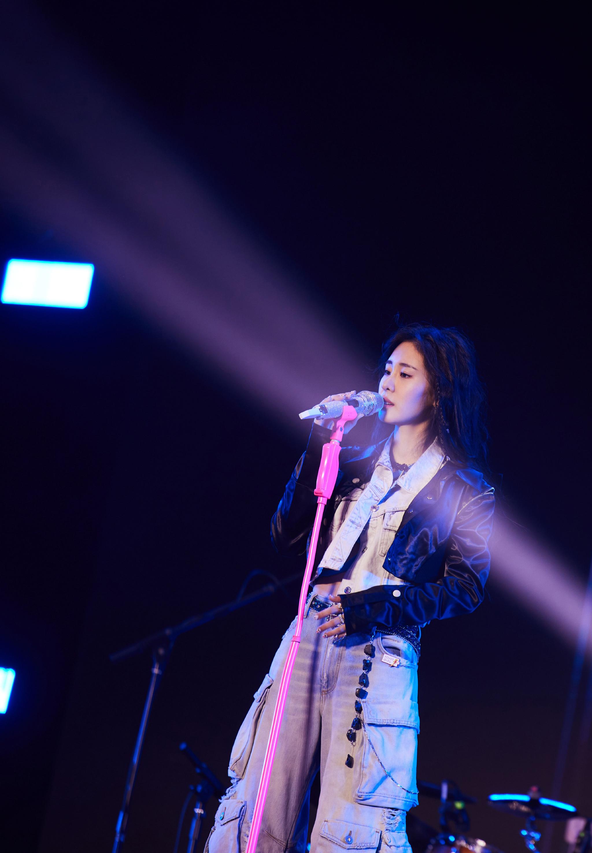 音乐为载体,装盛boss@张碧晨 的新意世界