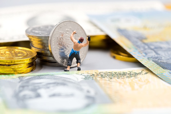 东旭光电资金链问题致亏10亿元：国资救援迟迟