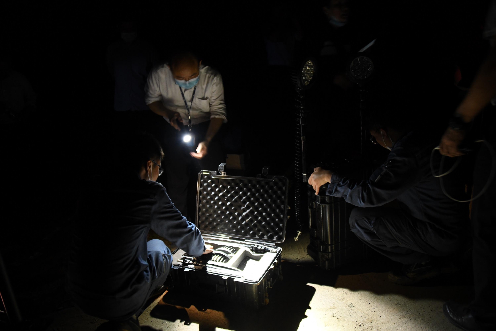 图集｜MU5735坠机现场照明保障有序开展休闲区蓝鸢梦想 - Www.slyday.coM