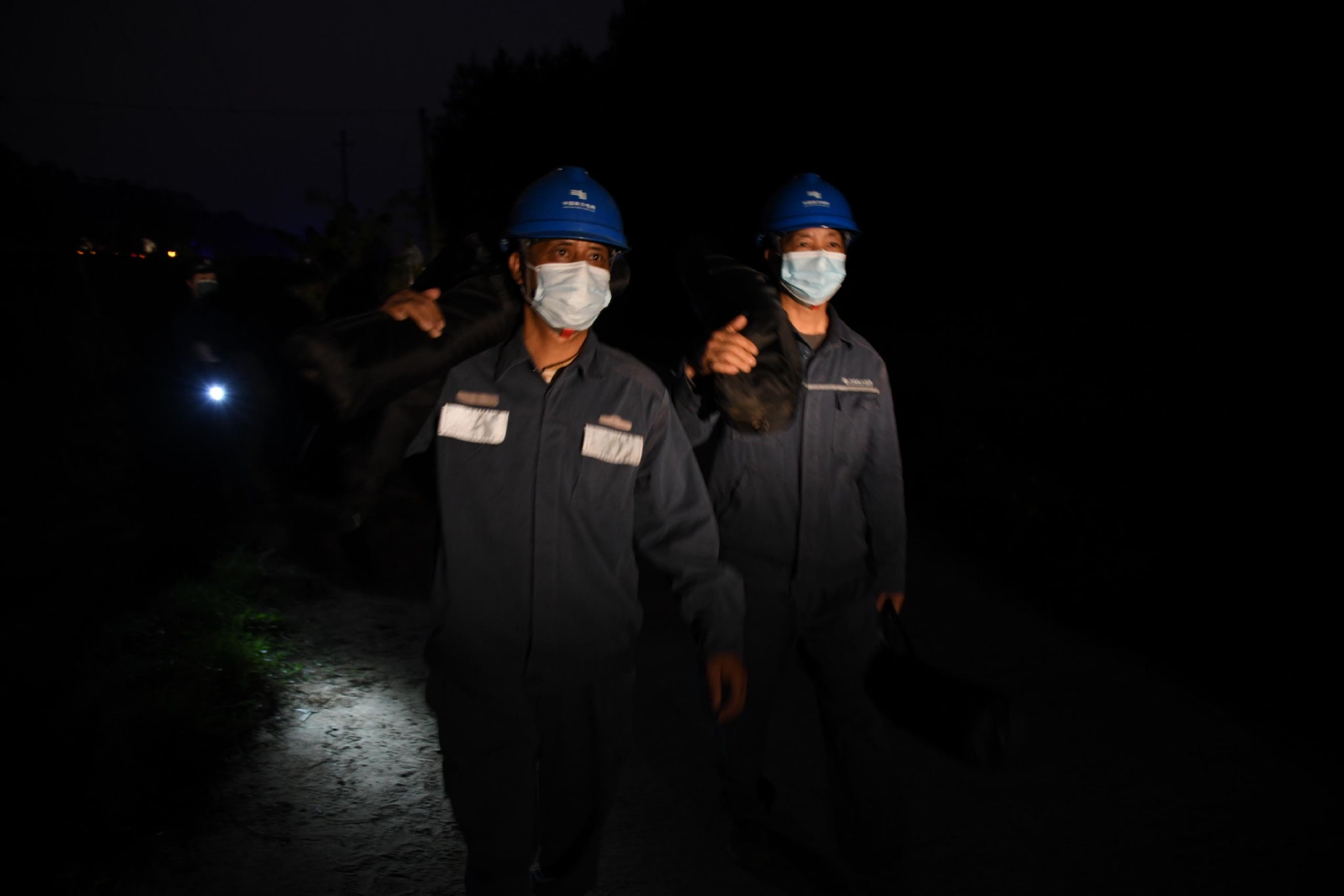 图集｜MU5735坠机现场照明保障有序开展休闲区蓝鸢梦想 - Www.slyday.coM