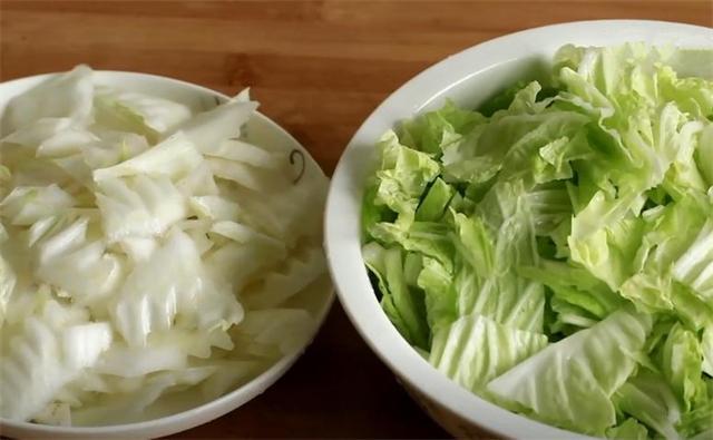 大白菜好吃有诀窍,饭店大厨都在用,加一点料汁,比红烧肉还解馋休闲区蓝鸢梦想 - Www.slyday.coM 大白菜好吃有诀窍,饭店大厨都在用,加一点料汁,比红烧肉还解馋休闲区蓝鸢梦想 - Www.slyday.coM