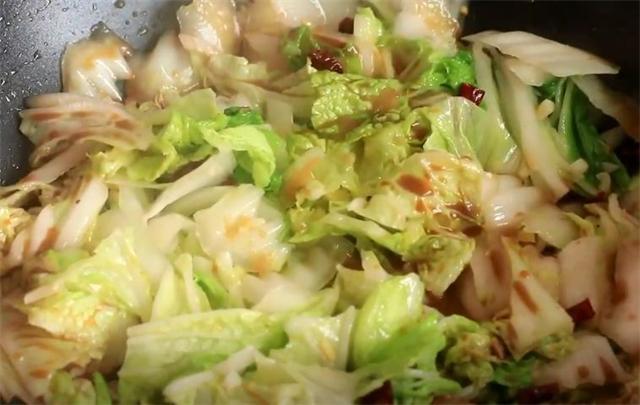 大白菜好吃有诀窍,饭店大厨都在用,加一点料汁,比红烧肉还解馋休闲区蓝鸢梦想 - Www.slyday.coM 大白菜好吃有诀窍,饭店大厨都在用,加一点料汁,比红烧肉还解馋休闲区蓝鸢梦想 - Www.slyday.coM