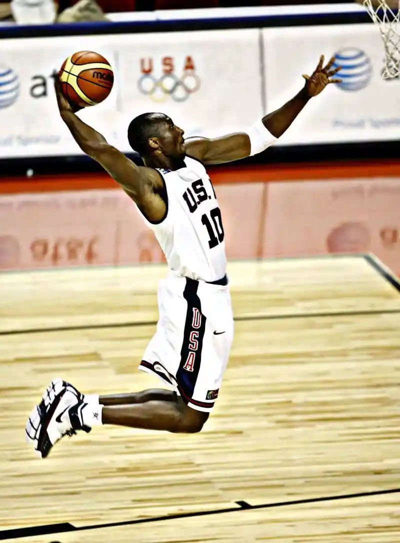 科比经典扣篮壁纸来一波!