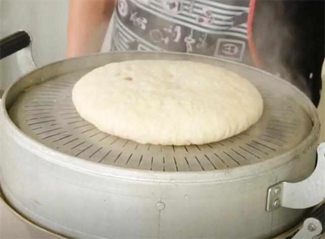 夏天不吃这饼太亏,外边卖15元一个,比面包还香,太好吃了休闲区蓝鸢梦想 - Www.slyday.coM 夏天不吃这饼太亏,外边卖15元一个,比面包还香,太好吃了休闲区蓝鸢梦想 - Www.slyday.coM