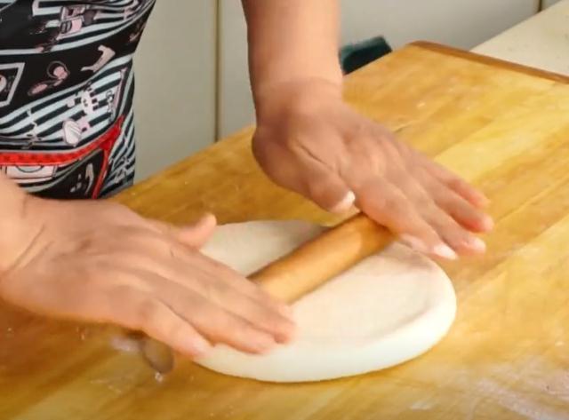 夏天不吃这饼太亏,外边卖15元一个,比面包还香,太好吃了休闲区蓝鸢梦想 - Www.slyday.coM 夏天不吃这饼太亏,外边卖15元一个,比面包还香,太好吃了休闲区蓝鸢梦想 - Www.slyday.coM