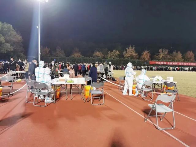 全杭州都在找的“天使大白”找到了！但他不是一个人......休闲区蓝鸢梦想 - Www.slyday.coM