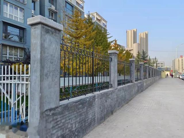 助力城市更新围墙围挡整治在行动