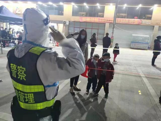 广西东兴新增8例本土确诊,一地升为高风险!最严举措、最实管控,直击战疫现场→休闲区蓝鸢梦想 - Www.slyday.coM 广西东兴新增8例本土确诊,一地升为高风险!最严举措、最实管控,直击战疫现场→休闲区蓝鸢梦想 - Www.slyday.coM