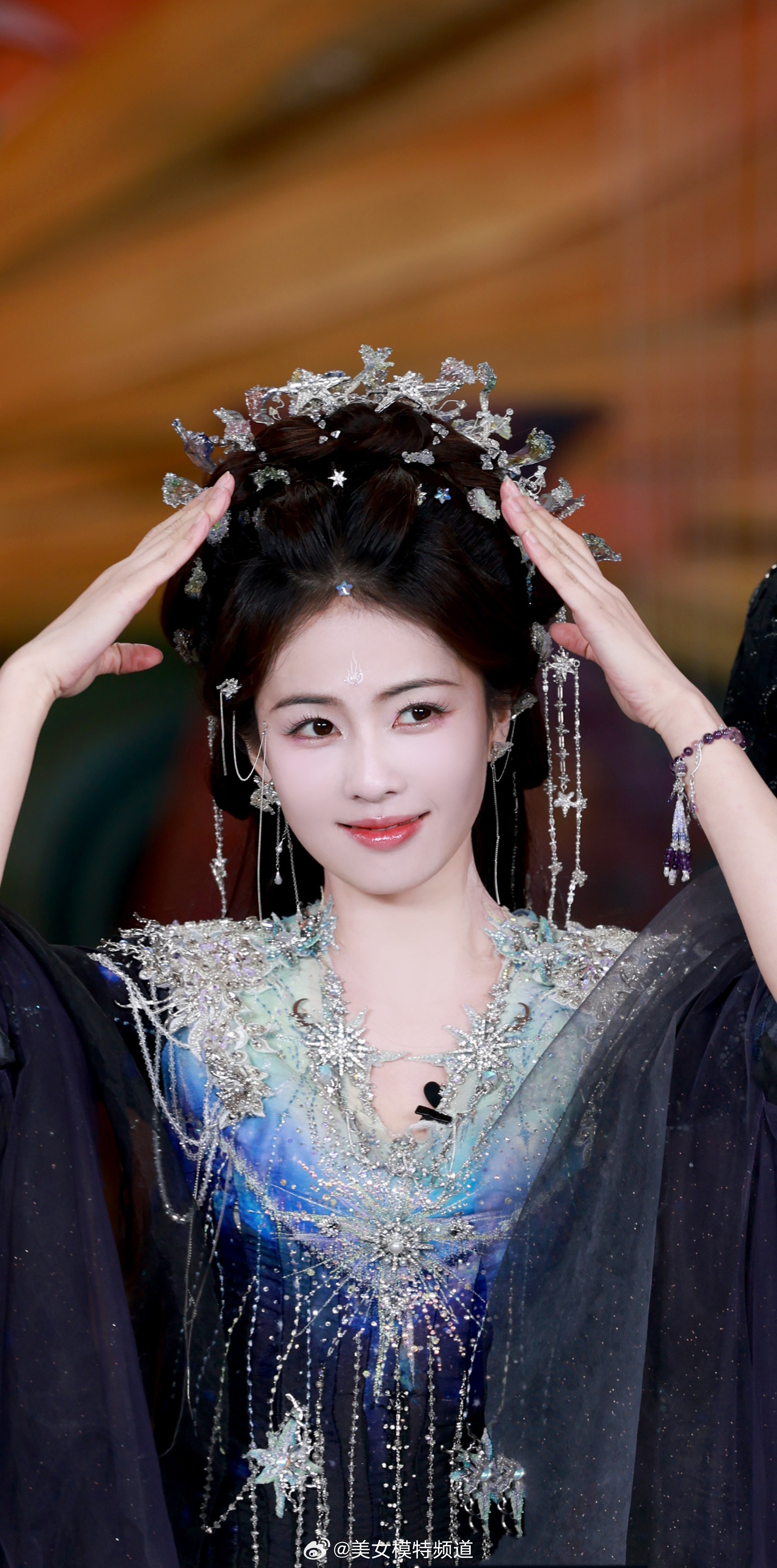 白鹿迷人的古风女子