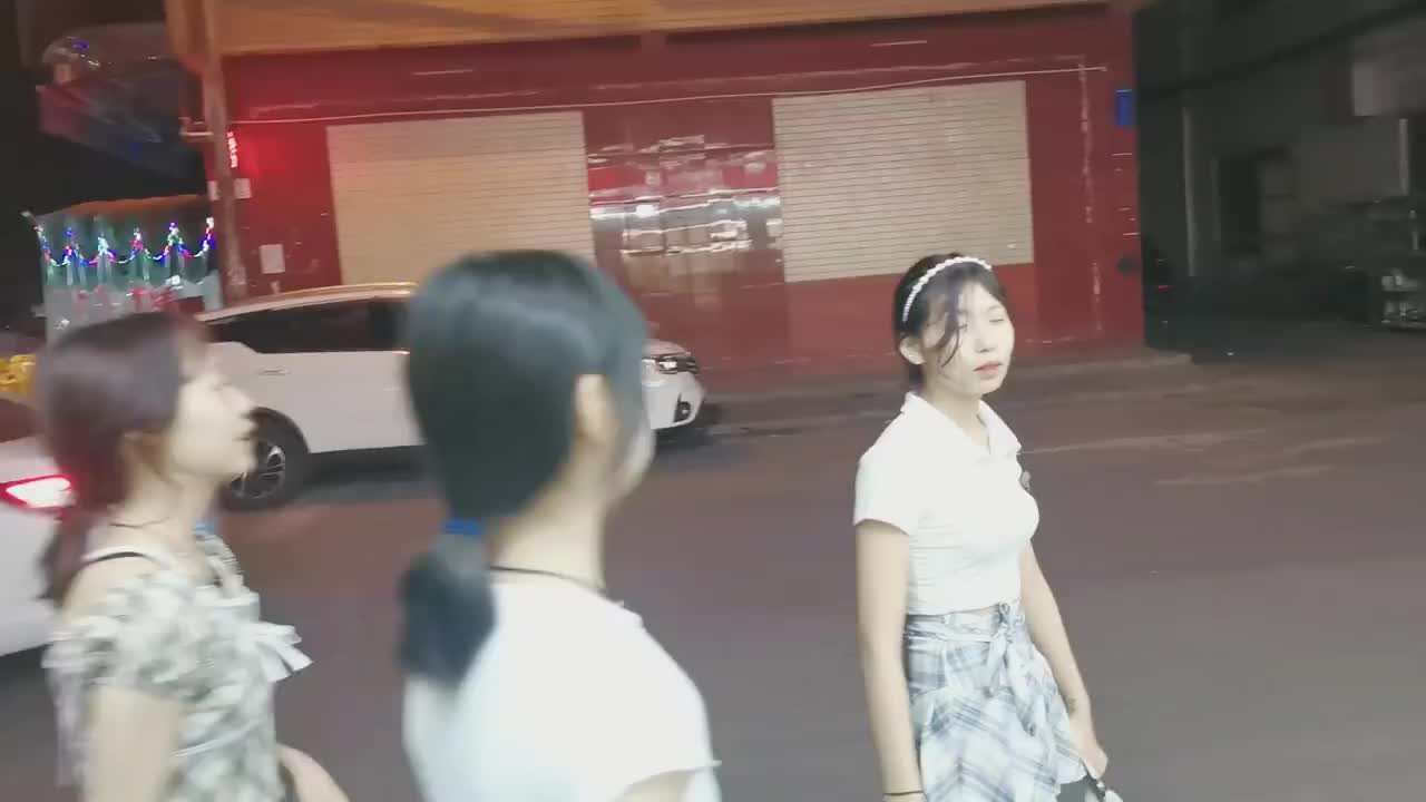 我真的很努力了 今天休息一天小姐姐不会怪我吧 去超市买了鸡 我真的很努力了 今天休息一天小姐姐不会怪我吧 去超市买了鸡