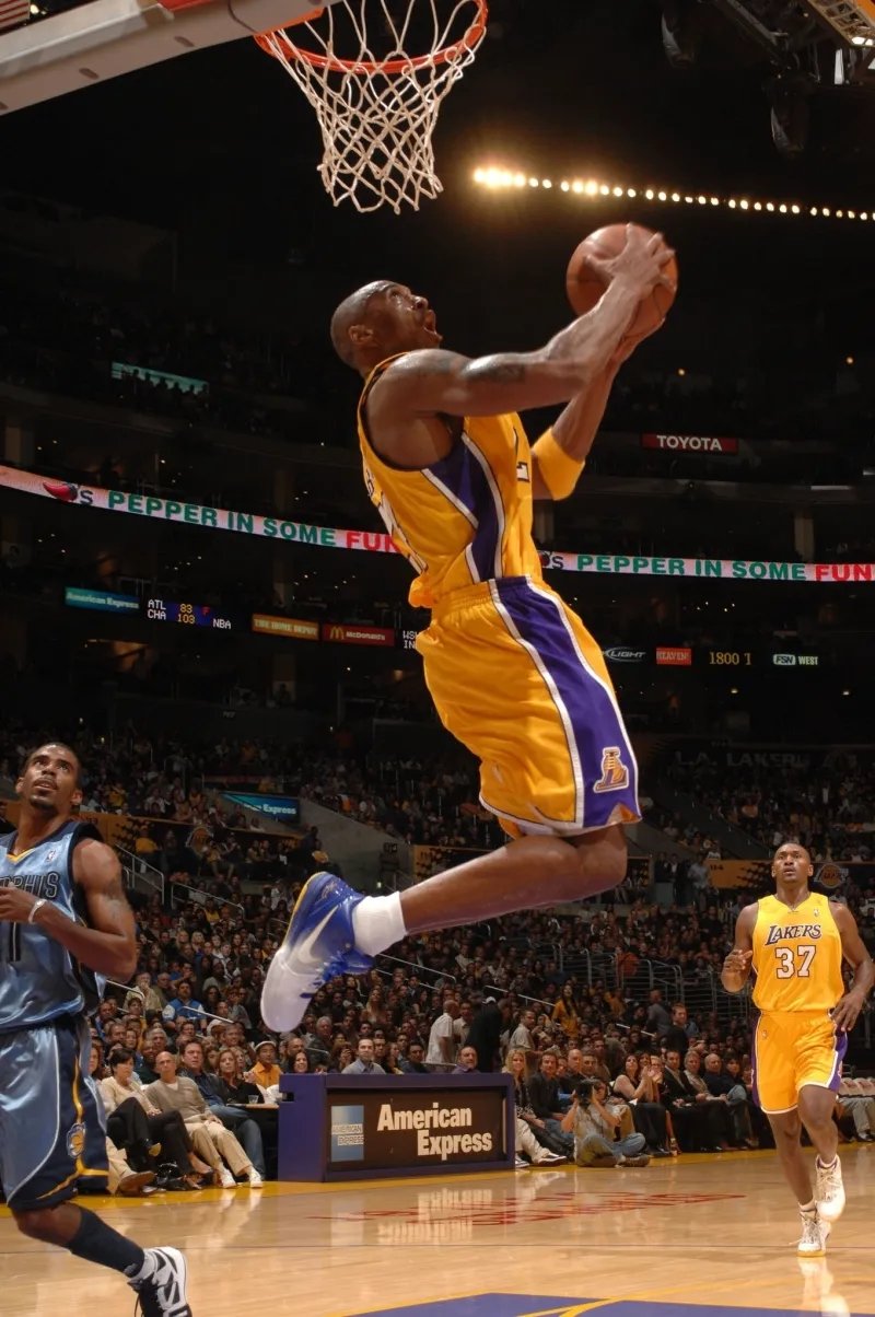 科比经典扣篮壁纸来一波!