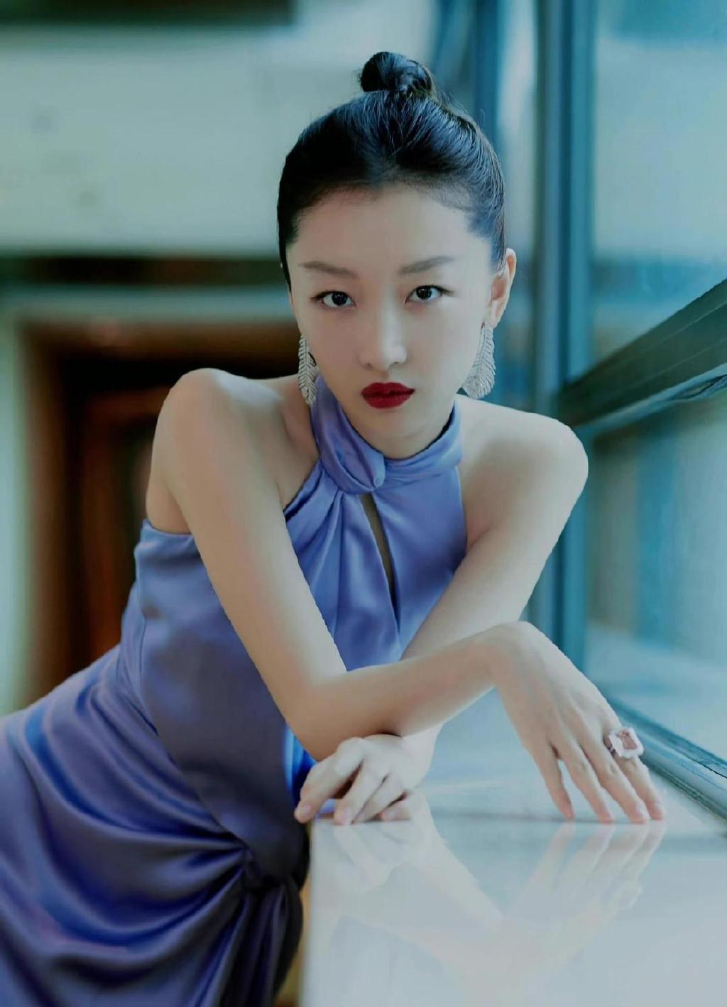 周冬雨加入欧米茄名人大使 Chinese actress Dongyu Zhou is Omega latest ambassador