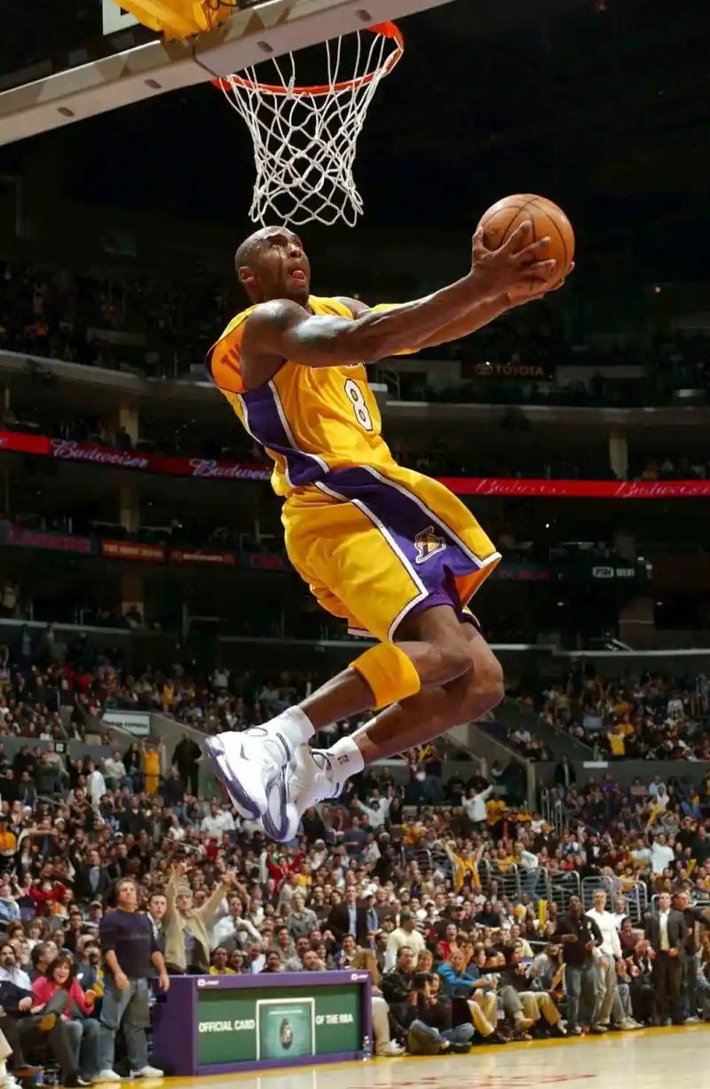 科比经典扣篮壁纸来一波!