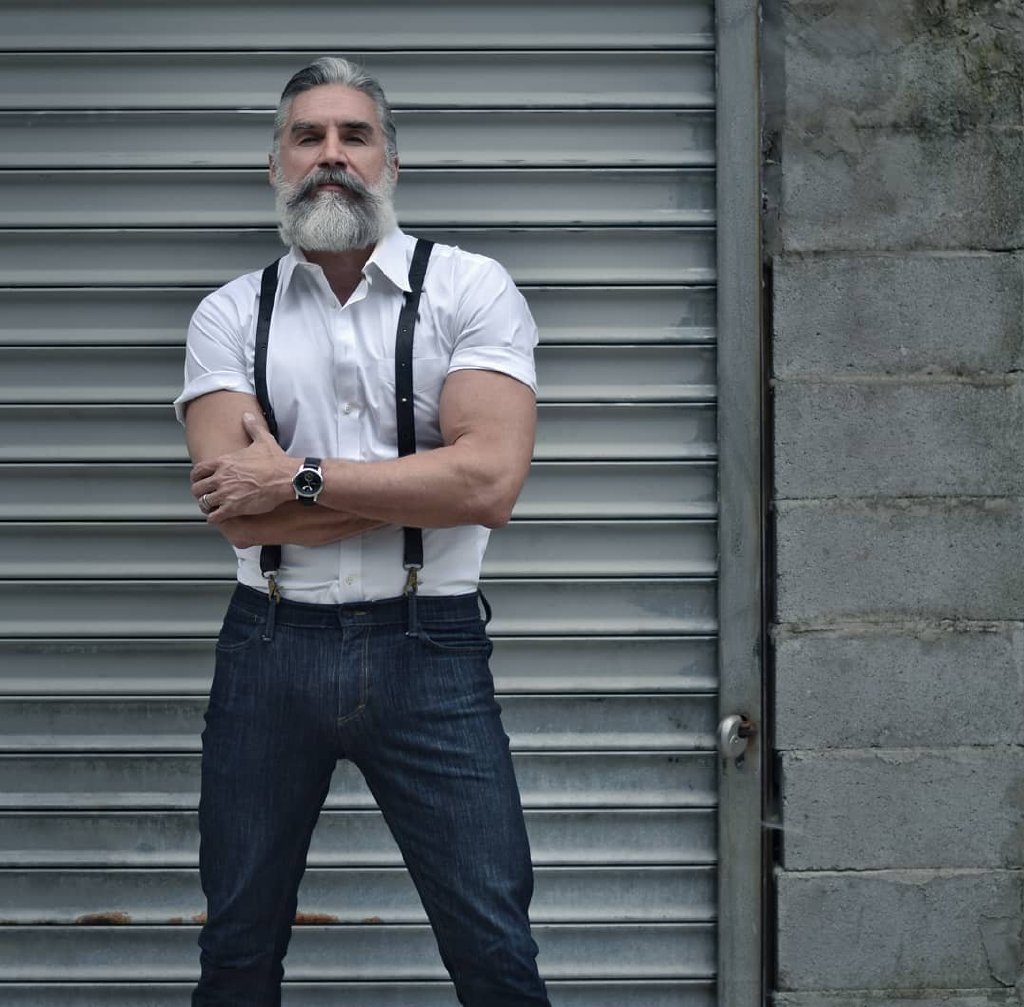 充满熟男魅力帅度完胜小鲜肉|格雷格|大叔|白胡子_新浪新闻