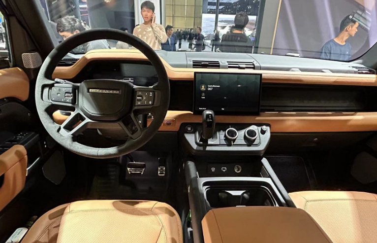 2023广州车展丨路虎卫士defenderv8车型上市售1266万元起