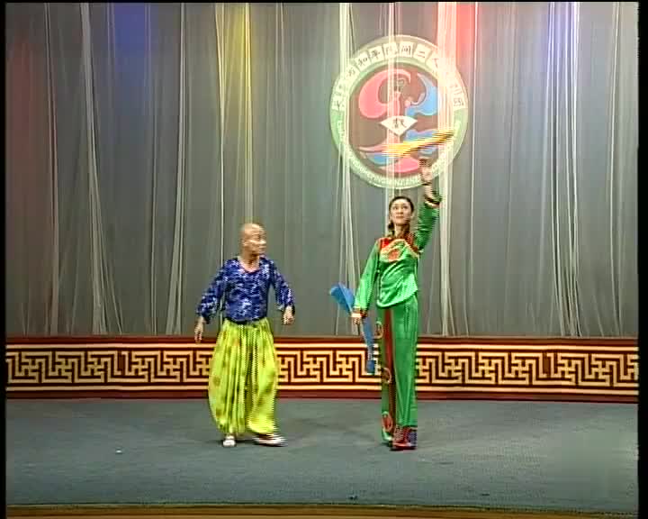 东北老翟头二人转蛤蟆韵五更最敬业的民间艺人演出够卖力