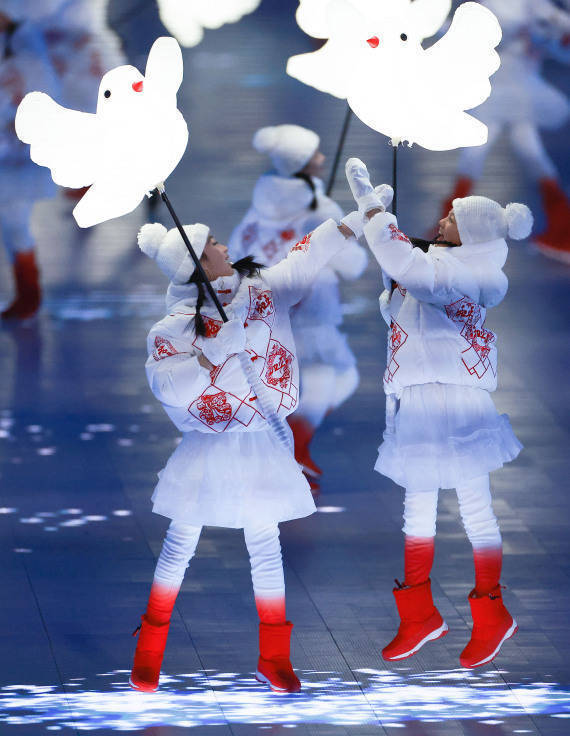 全球连线｜独家报道：张艺谋团队详解冬奥会开幕式掉队的小鸽子休闲区蓝鸢梦想 - Www.slyday.coM