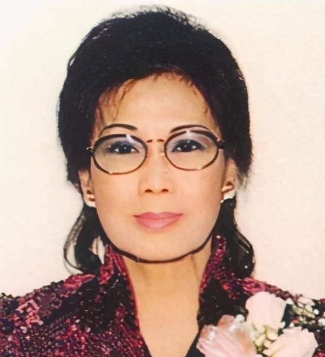 吕燕妮:20岁嫁霍英东,3个儿子掌管家业,豪门原配也有大赢家