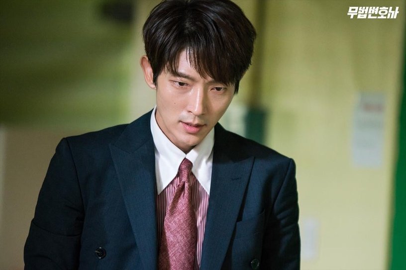 韩剧「最帅律师」:《武法律师》李准基